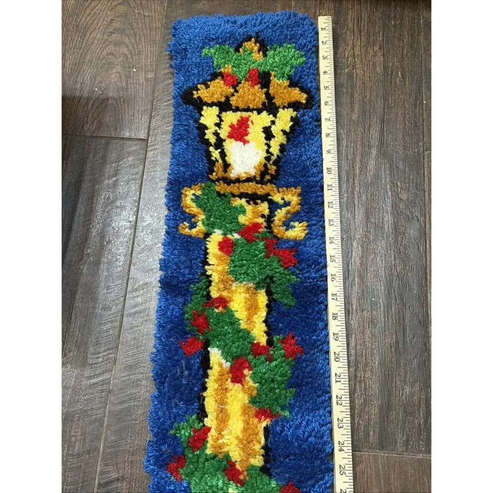 Vtg Latch Hook Rug Completed Noel Wall Hanging‎ Christmas Holiday Candle 9x32